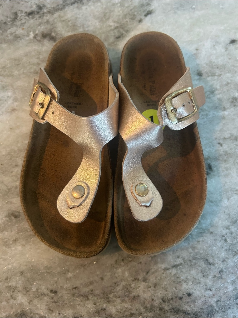 Kids Metallic Rose Gold Toe-Post Sandals with Buckle made in Italy size 1